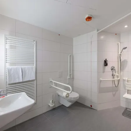 Ibis Hauptbahnhof Hotell 3*