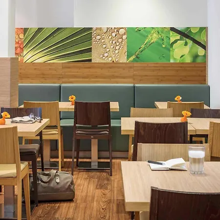 Ibis Hauptbahnhof Hotel 3*
