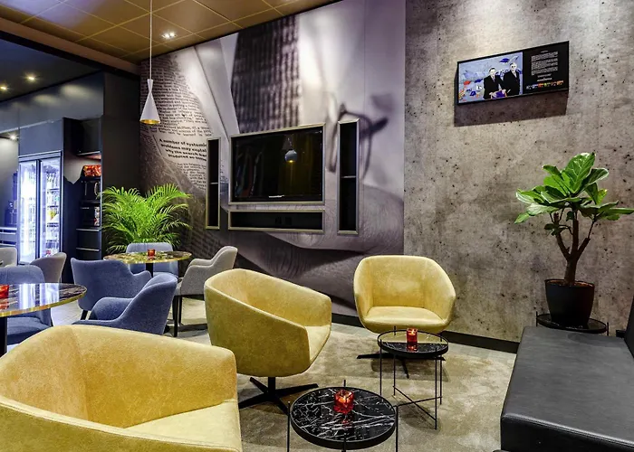 Ibis Hauptbahnhof Hotel 3*