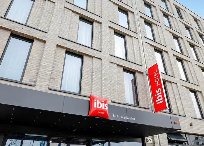 Ibis Hauptbahnhof Hotel 3*