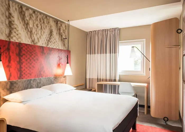 Ibis Hauptbahnhof מלון 3*